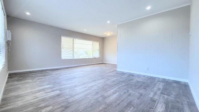 Building Photo - 1802 Wilton Pl