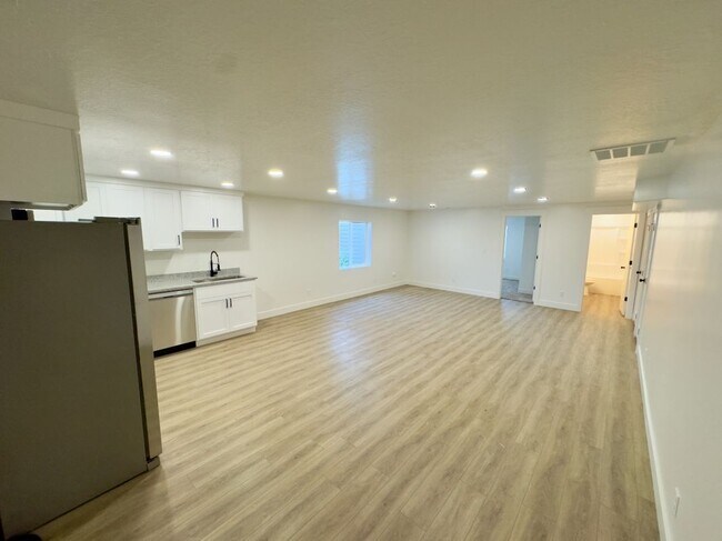 Foto del edificio - 109 N Main St