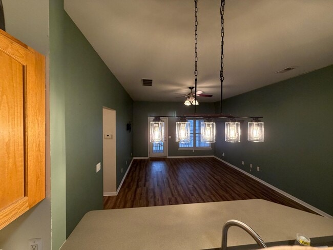 Building Photo - 2782 S Knightsbridge Cir