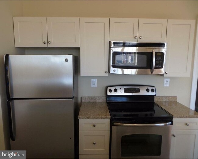 Building Photo - 312 Walnut St