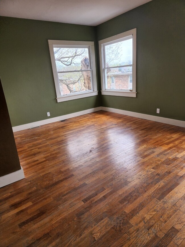 Building Photo - 325 N Lorimier St