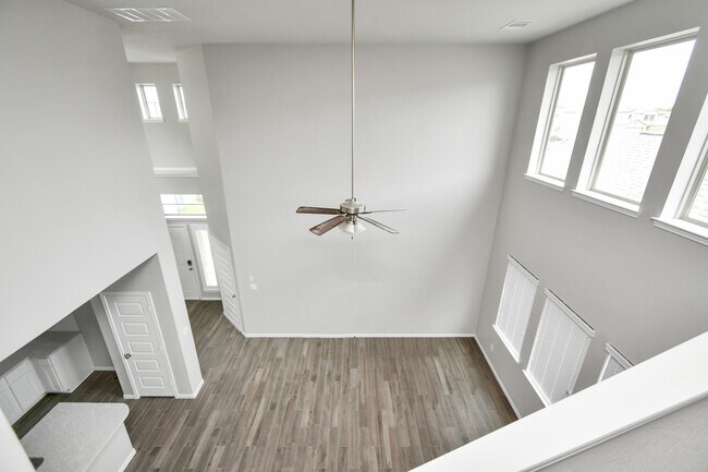 Foto del edificio - 5324 Cj Walker Ln