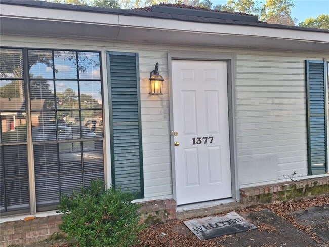 Building Photo - 1377 Dunbarton Rd