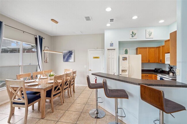 Building Photo - 730 Brunello Dr