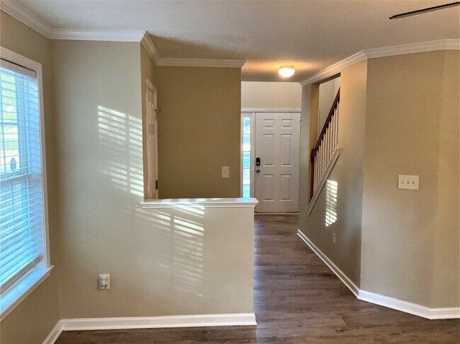 Building Photo - 29 Claiborne Trl