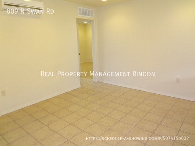 Building Photo - 809 N Swan Rd