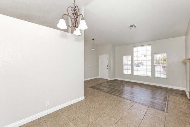 Building Photo - 5775 Canyon Oak Cir