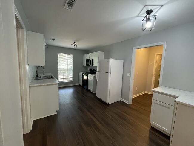 Foto del edificio - Home For Rent
