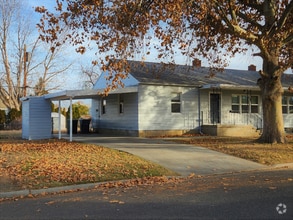 Building Photo - 320 Cullum Ave