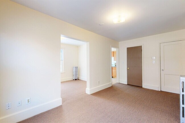 Building Photo - 34 Crescent 1 Crescent