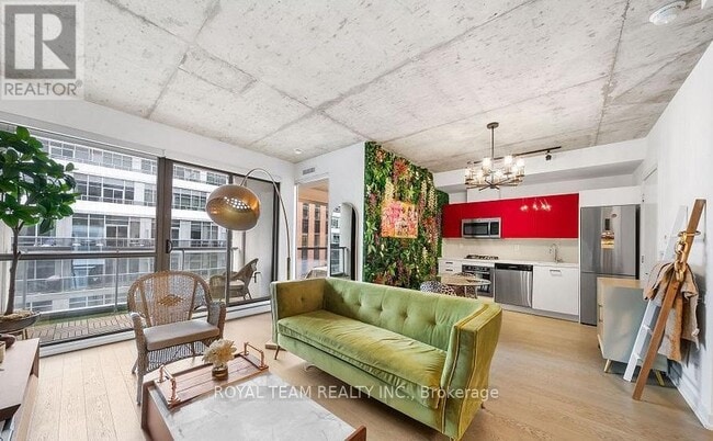 Building Photo - 39 Brant St