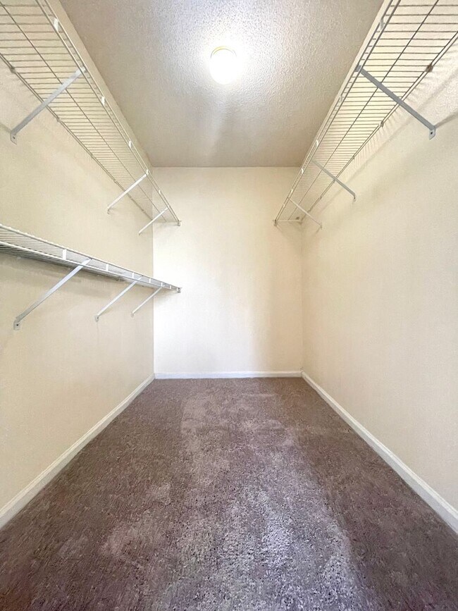 Foto del edificio - 2B/2B Unfurnished Condo near Beach in the Heart of Destin!