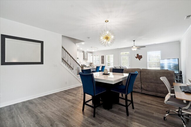 Foto del edificio - 208 Laydon Way