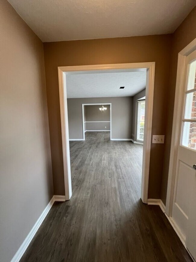 Foto del edificio - Newly updated 3 Bedroom/2 bath/bonus area ...