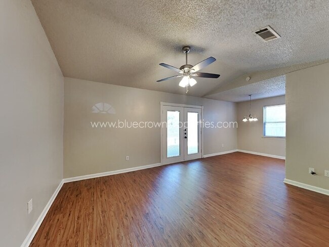 Photo - 900 Cannon Dr House