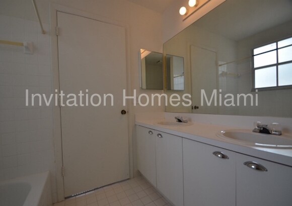 Foto del edificio - 6345 Seagrape Cir