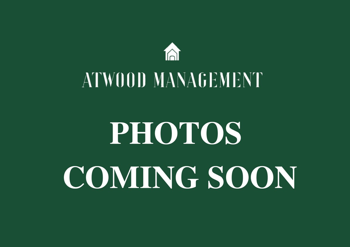 Foto principal - 4840 St Clair St