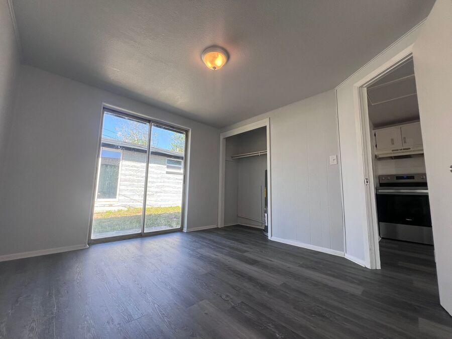 Foto del edificio - 9320 Grandfield Rd