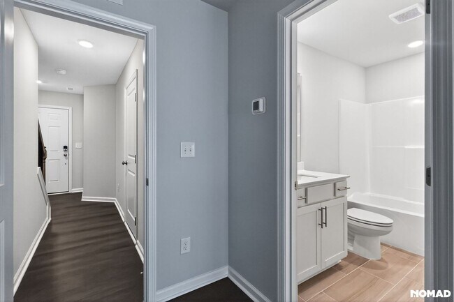 Building Photo - 516 Light Oak Wy