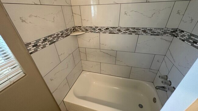 Building Photo - 2945 N 19th Ave