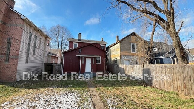 Building Photo - 48 Boltin St