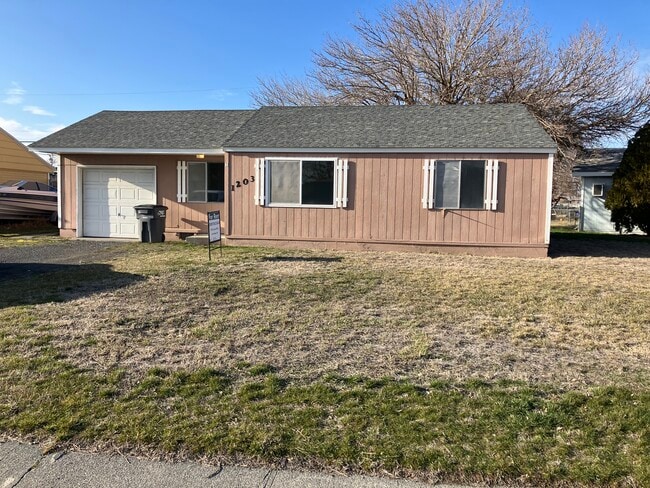 Building Photo - 1203 Larson Blvd