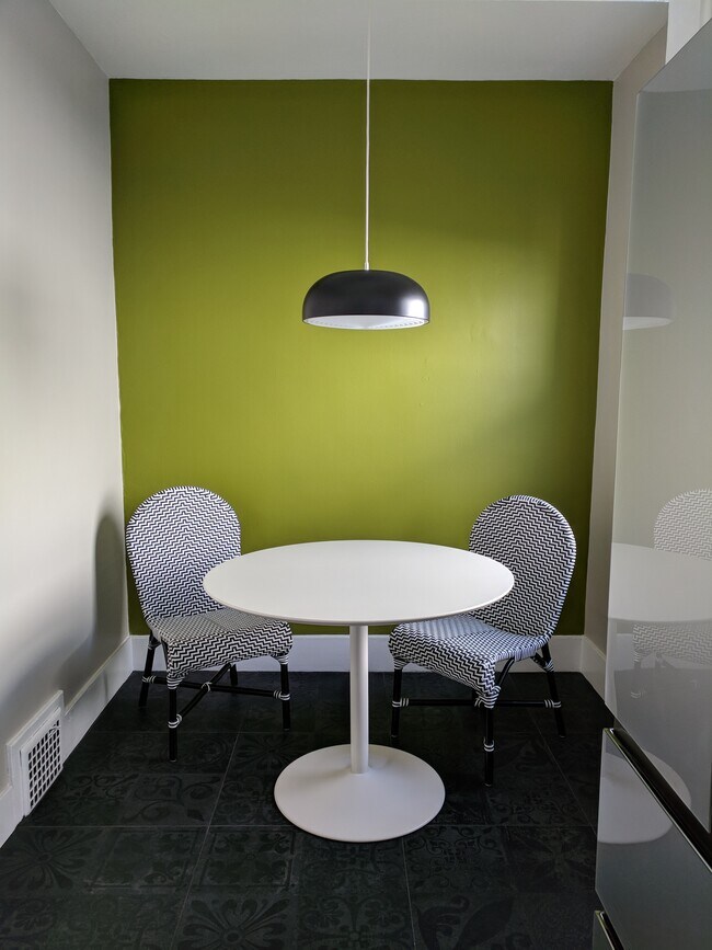 Foto del edificio - 1685 Oxford St