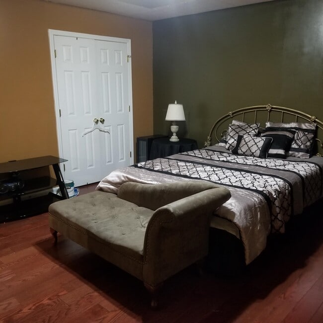Building Photo - 472 Harvick Cir