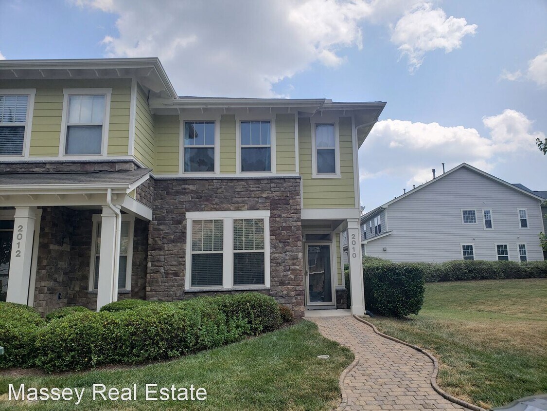 Foto principal - 2 br, 2.5 bath House - 2010 Freeport Drive