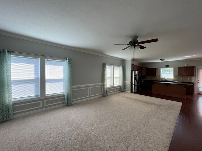 Building Photo - Four Bedroom Home in Kalamazoo