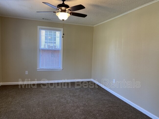 Building Photo - 3055 Seminole Rd