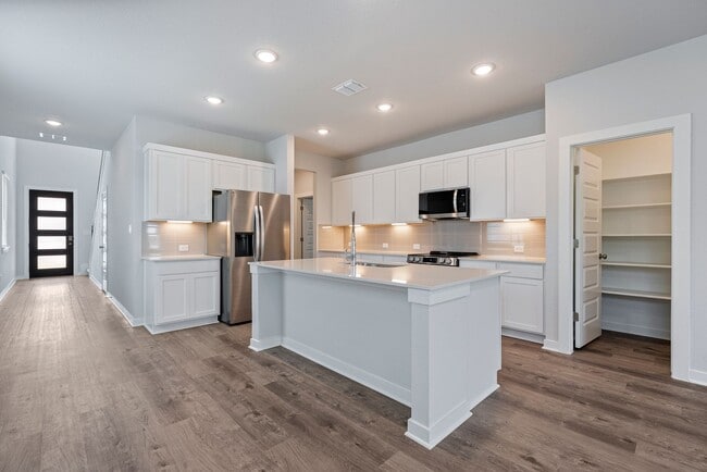 Building Photo - Elevated Georgetown Living with Five Bedrooms and Designer Appeal