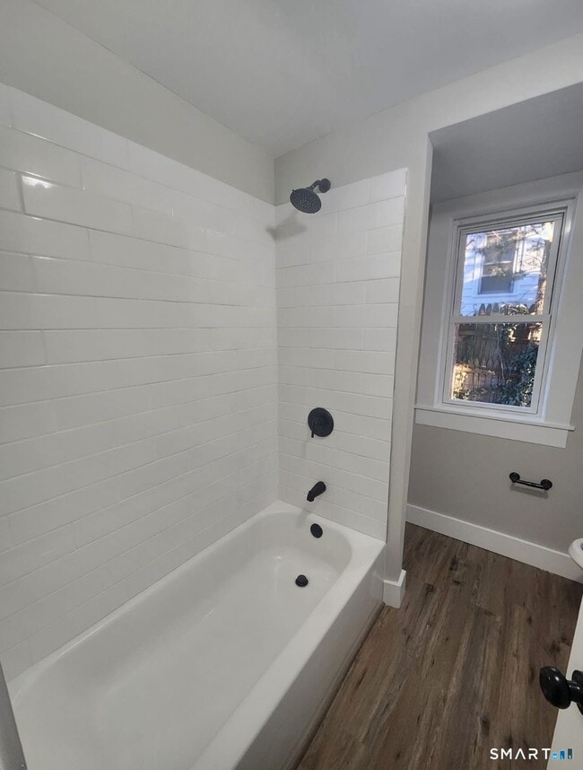 Building Photo - 282 Ward St