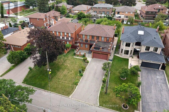 Photo du bâtiment - 145A Whitfield Ave