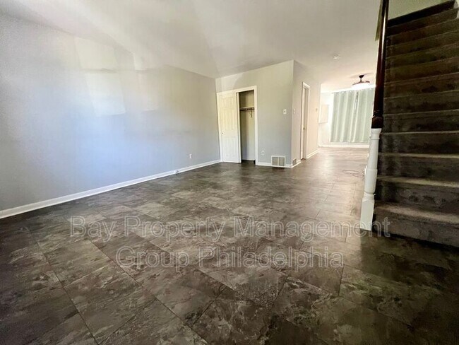 Building Photo - 48 Orange Ave