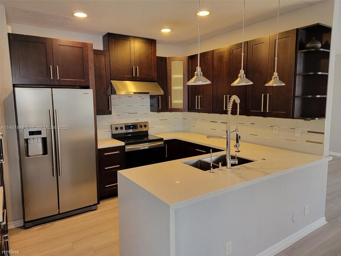 Foto principal - 3 br, 2 bath House - 291 Conservation Dr
