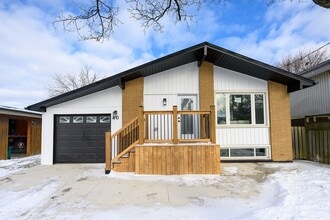 Building Photo - 40 Westaway Pl