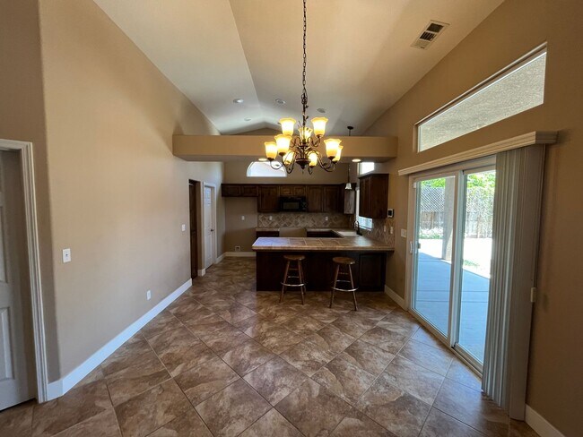 Foto del edificio - Gorgeous Home Available Soon!
