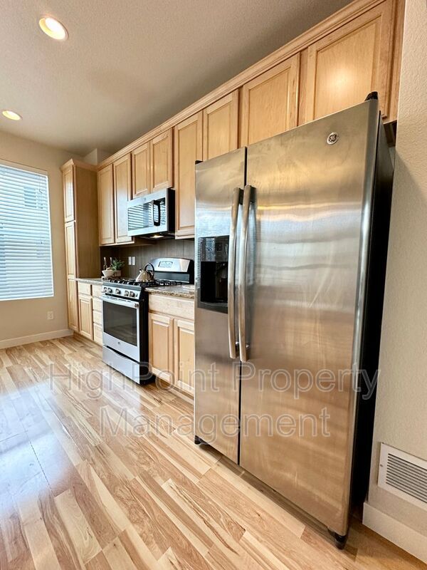 Foto del edificio - 11258 Uptown Ave