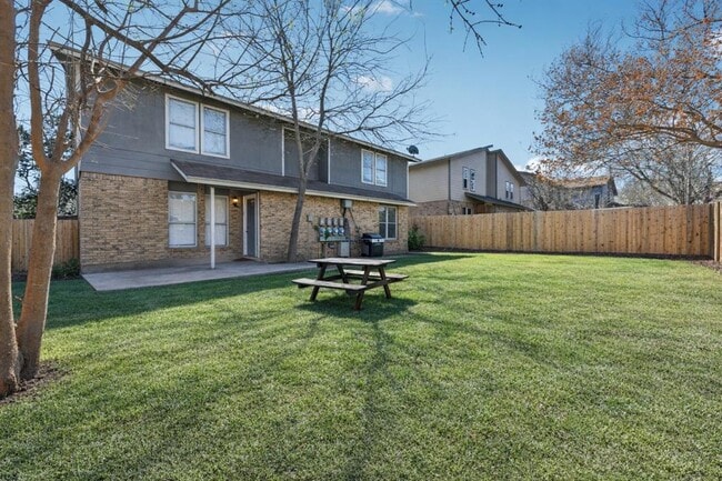 Building Photo - 1210 Southport Dr