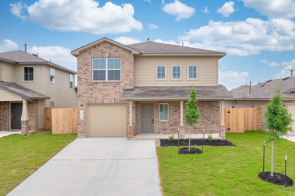 Primary Photo - Almost New In Whisper Falls!!!