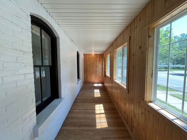 Building Photo - 4 Bedroom Single Family Home in Wausau!