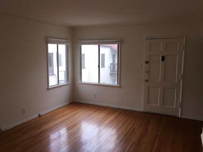 Living Room - 536 N Genesee Ave