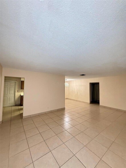 Foto del edificio - 7508 NW 67th Ave