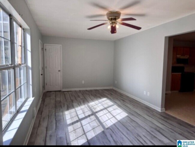 Foto del edificio - 132 Lola St