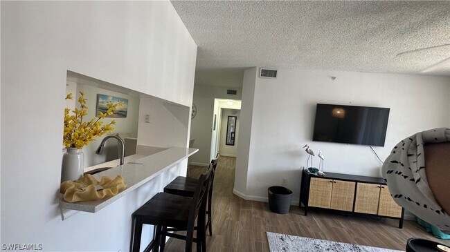 Foto del edificio - 1235 Reserve Way