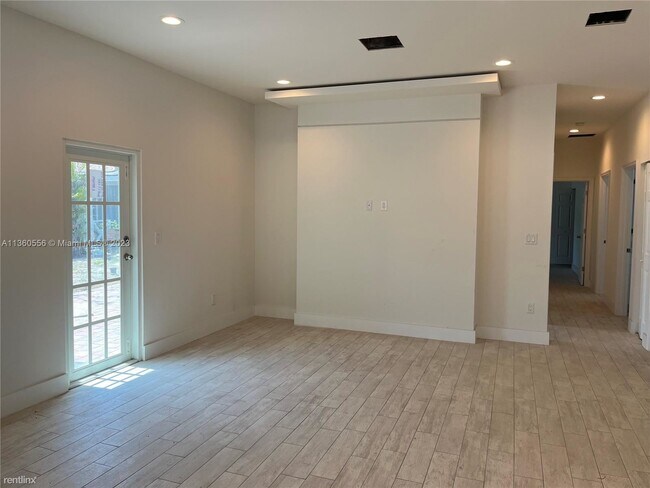 Building Photo - 3 br, 2 bath House - 431 N K St # 1