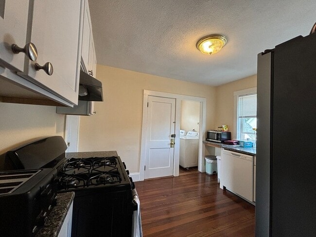 Photo - 109 Birch St Apartment