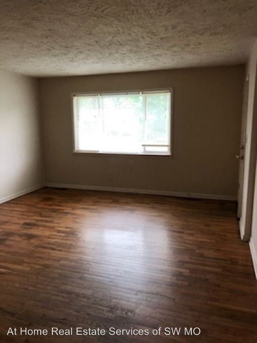 Foto del edificio - 2617-2619 E Linwood St