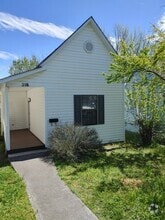 Building Photo - 316 E Emerald Ave